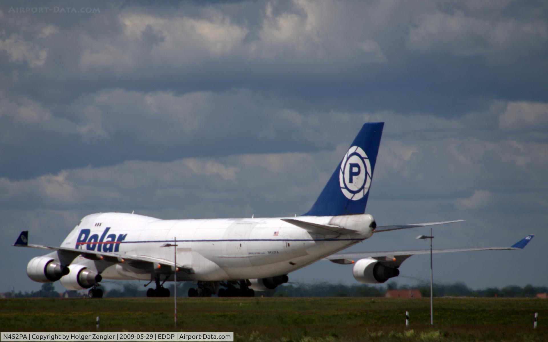 N452PA, 2000 Boeing 747-46NF C/N 30810, The big blue P on the ramp to western Autobahn bridge