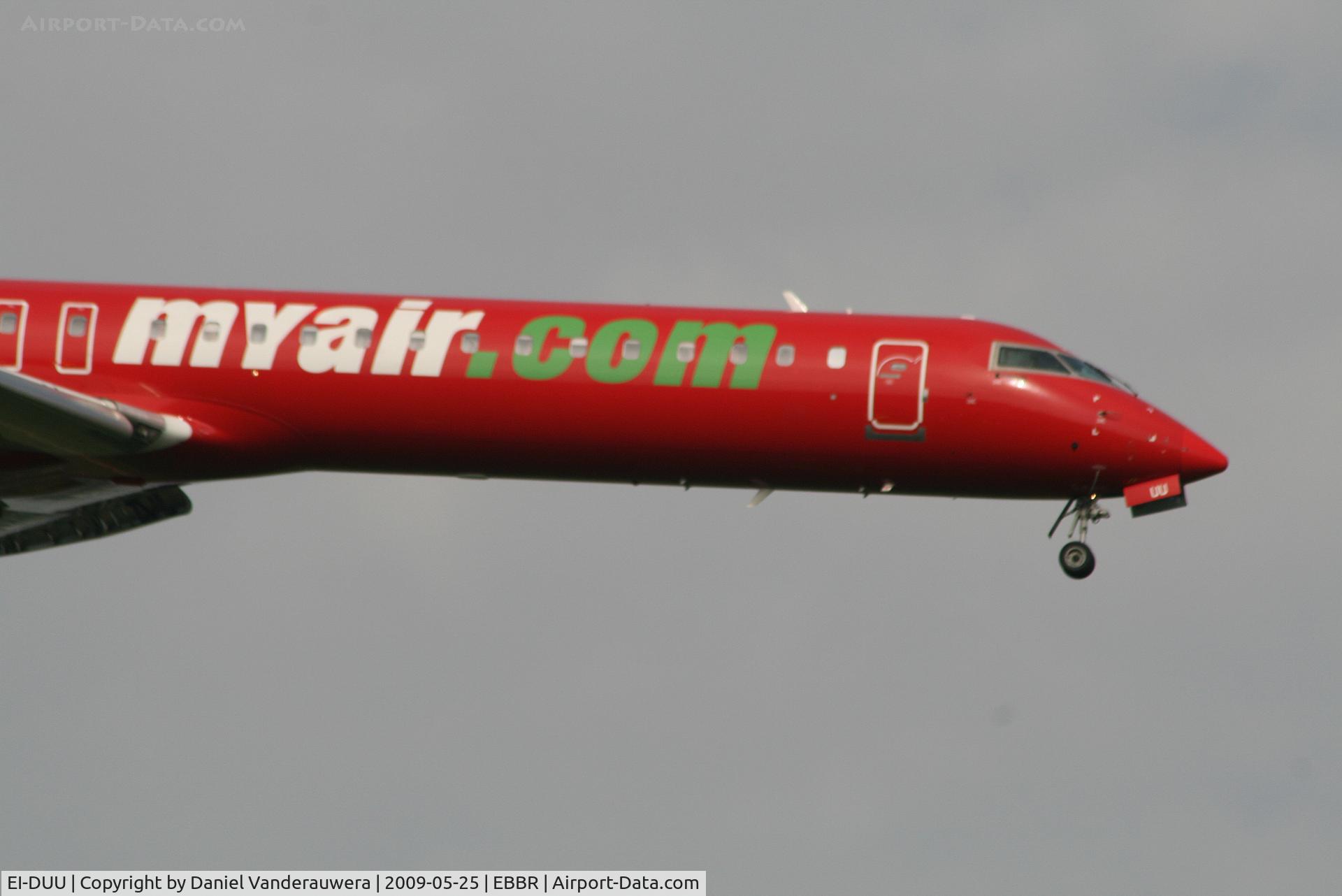 EI-DUU, 2007 Canadair CRJ-900X (CL-600-2D24) C/N 15102, flight 8I 6400 is descending to rwy 02