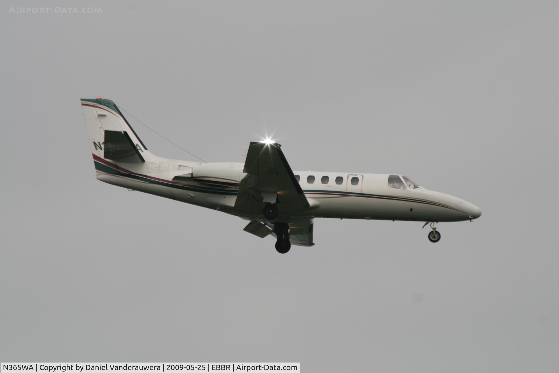 N365WA, 1981 Cessna 550 C/N 550-0333, descending to rwy 02