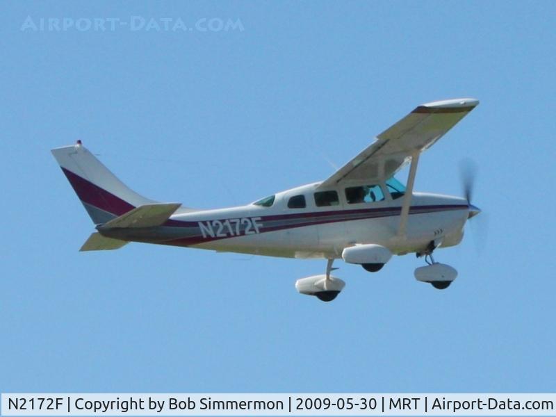 N2172F, 1965 Cessna U206 Super Skywagon C/N U206-0372, Departing Marysville, Ohio