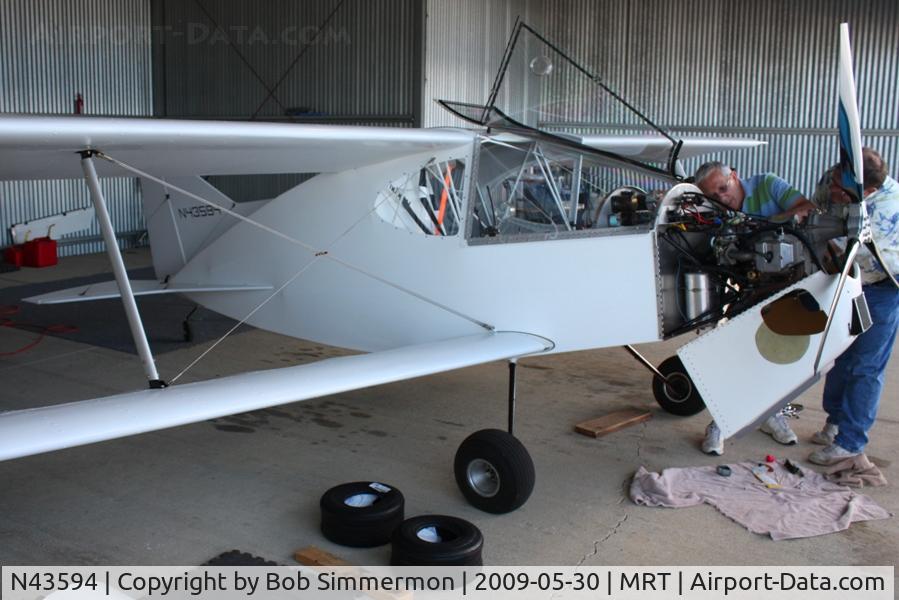 N43594, 2007 Sorrell SNS-9 Hiperlight C/N 006, Working on the carb in her crib at Marysville, Ohio.