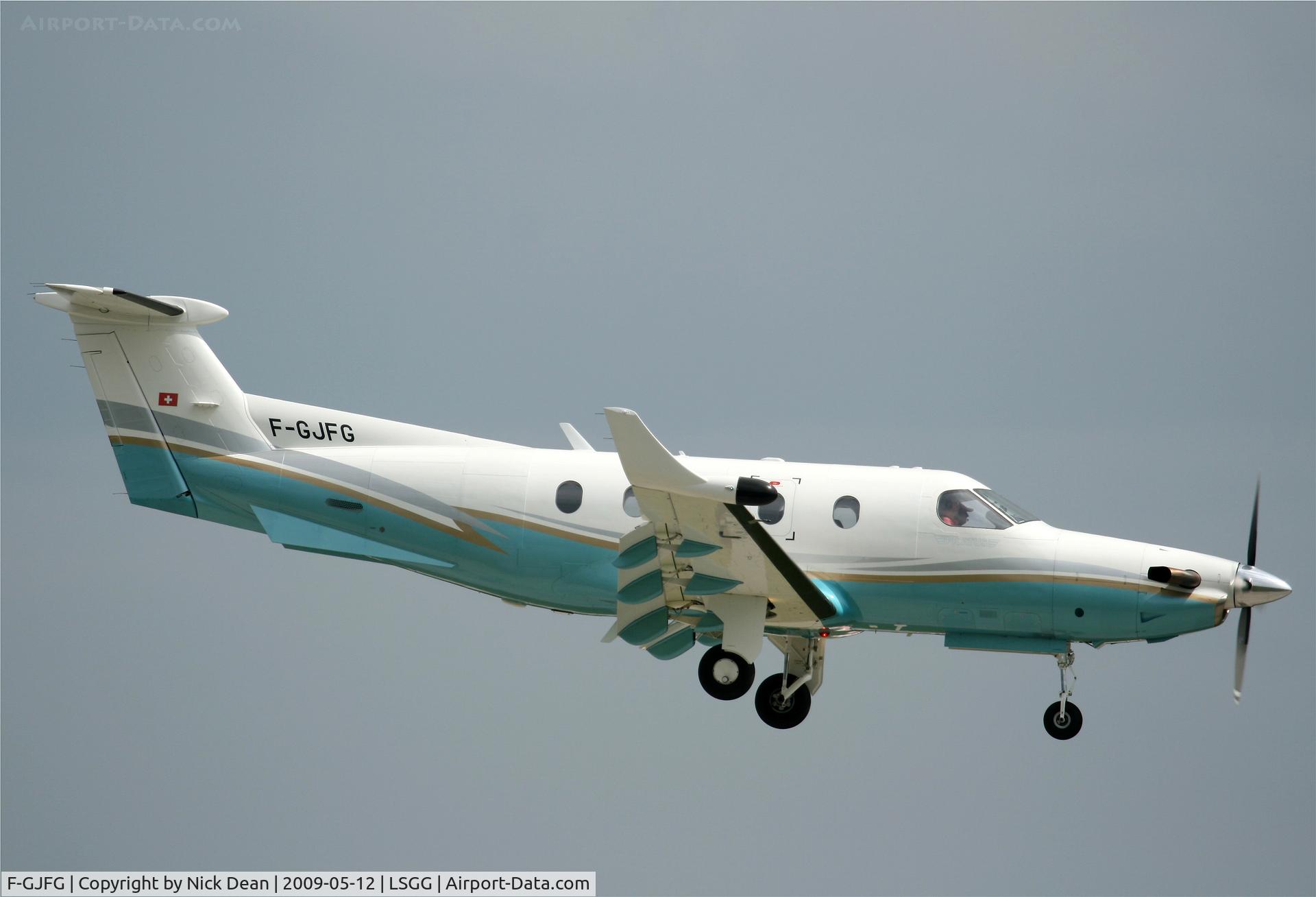 F-GJFG, 1999 Pilatus PC-12/45 C/N 256, LSGG