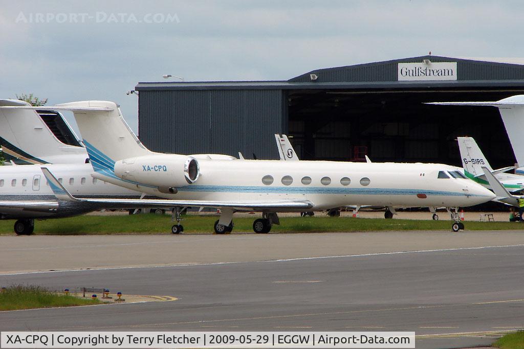 XA-CPQ, 1998 Gulfstream Aerospace G-V C/N 533, Mexican registered Gulfstream at Luton