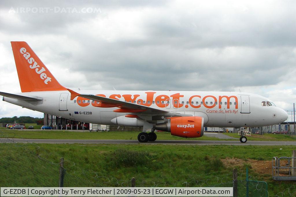 G-EZDB, 2008 Airbus A319-111 C/N 3411, Easyjet A319 taxies in at Luton