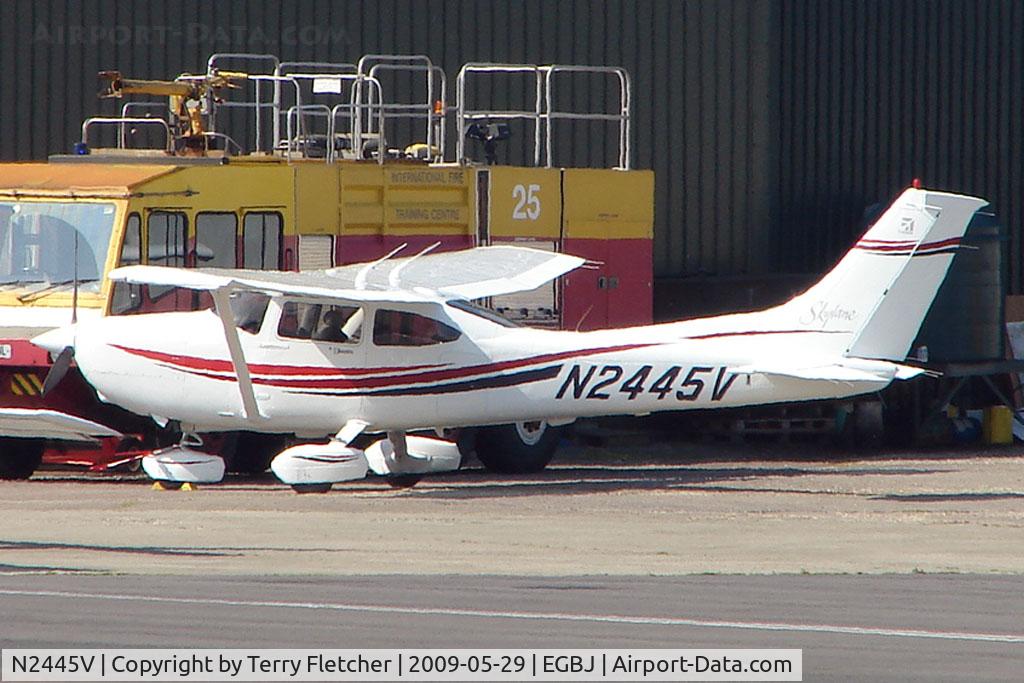 N2445V, 2000 Cessna 182S Skylane C/N 18280699, Cessna 182S at Gloucestershire Airport