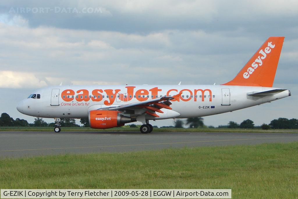 G-EZIK, 2005 Airbus A319-111 C/N 2481, Easyjet A319 taxies in at Luton