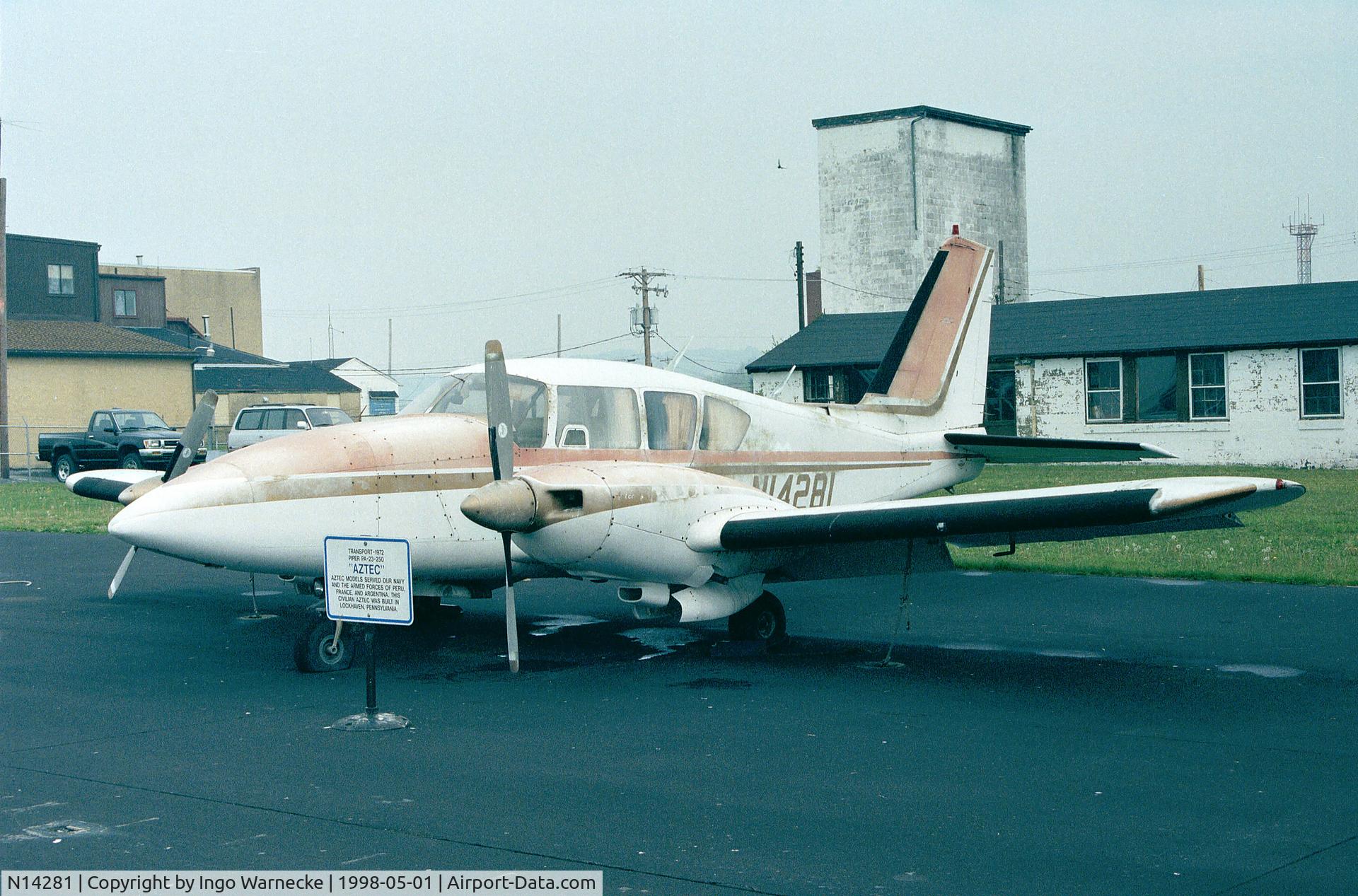 N14281, 1972 Piper PA-23-250 C/N 27-4843, Piper PA-23-250 Aztec at the Mid Atlantic Air Museum, Reading PA