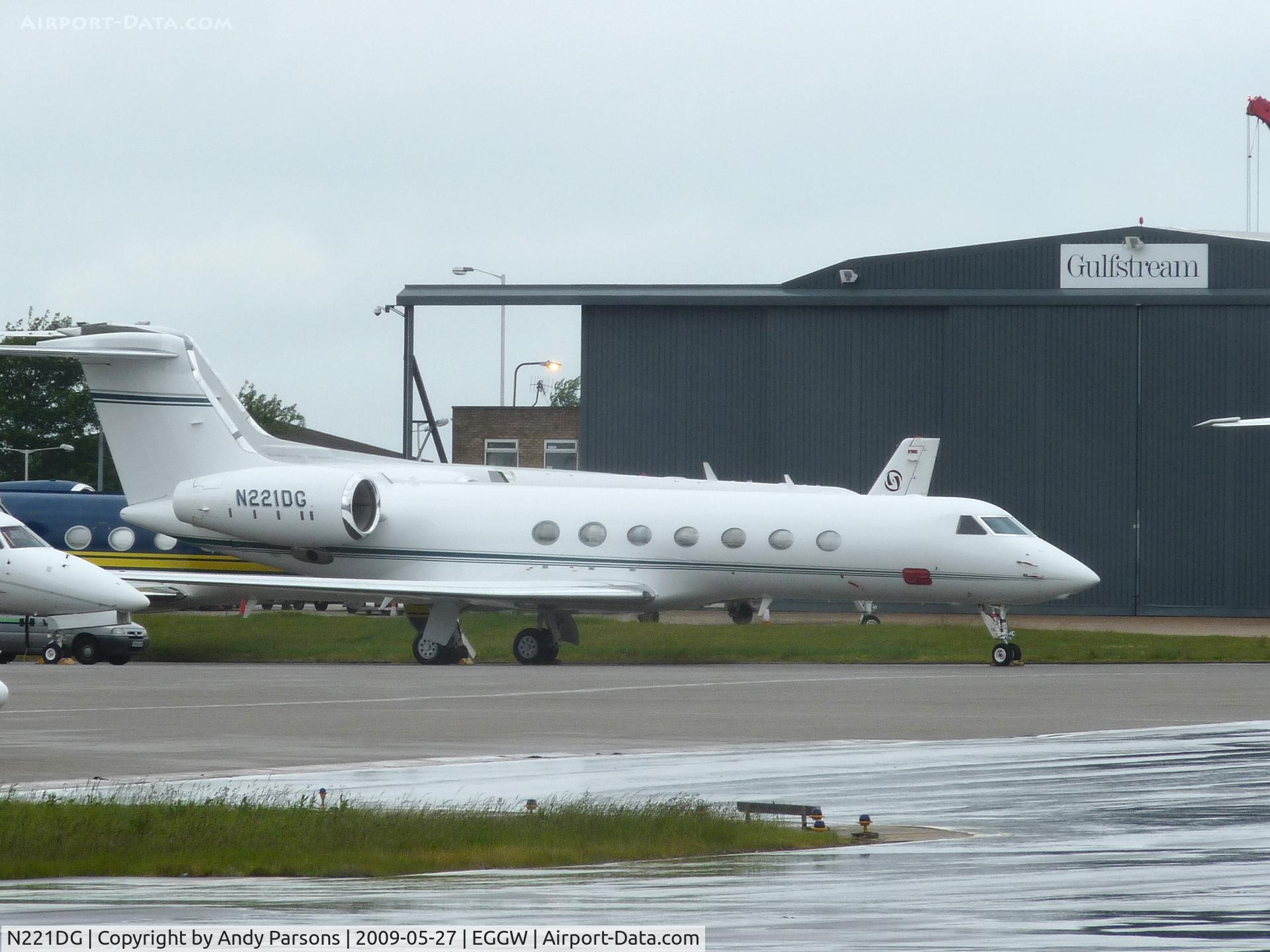 N221DG, 2003 Gulfstream Aerospace GV-SP (G550) C/N 5020, Visiting Luton