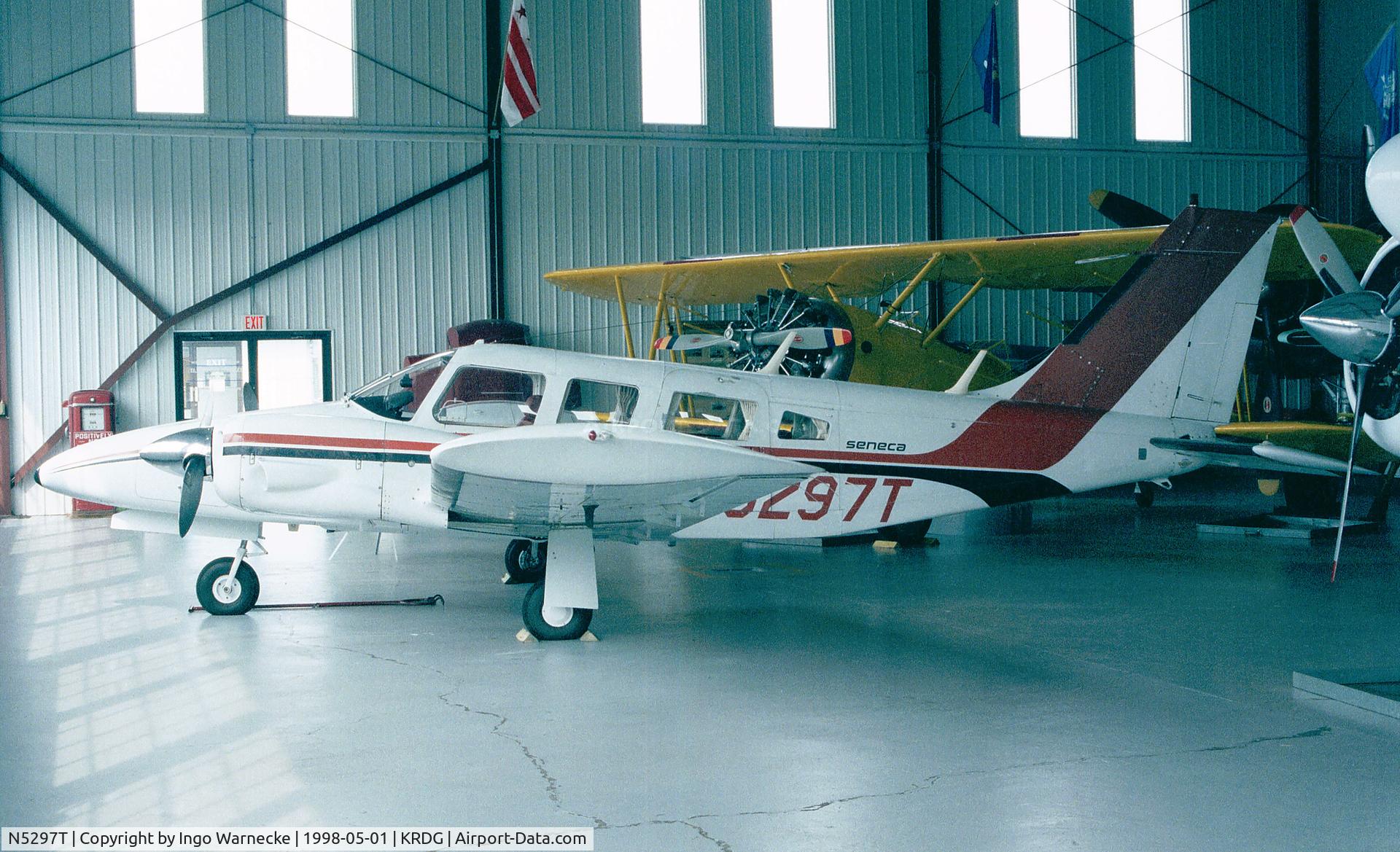 N5297T, 1972 Piper PA-34-200 C/N 34-7250245, Piper PA-34-200 Seneca at the Mid Atlantic Air Museum, Reading PA
