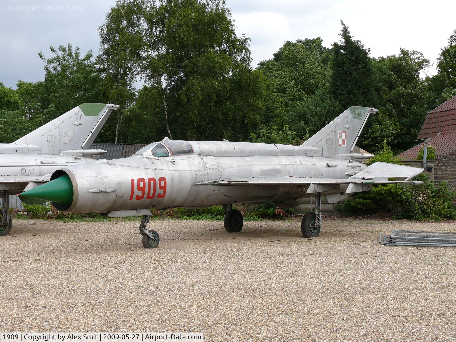 1909, 1996 Mikoyan-Gurevich MiG-21M C/N 961909, Mikoyan Mig21M Fishbed 1909 Polish Air Force part of the collection of Mr Piet Smets from Baarlo (PH) and stored in a small compound in Kessel (PH)