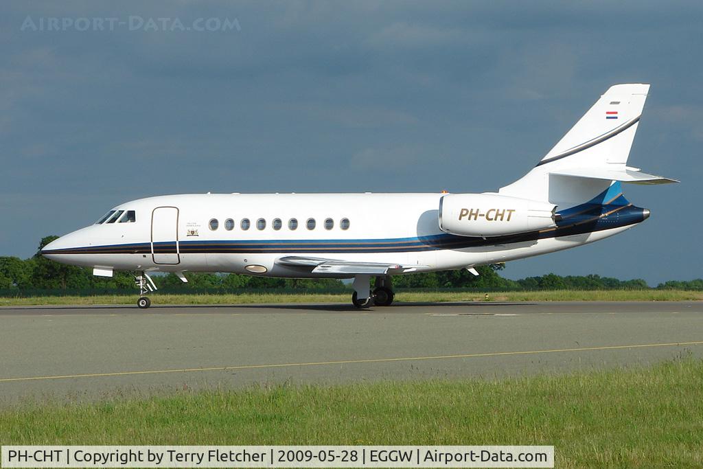 PH-CHT, 2004 Dassault Falcon 2000EX C/N 040, Falcon 2000EX at Luton