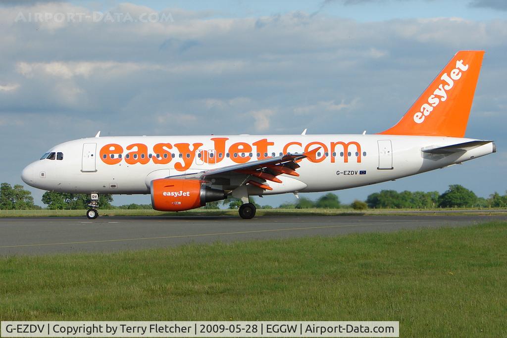 G-EZDV, 2008 Airbus A319-111 C/N 3742, Easyjet A319 taxies in at Luton