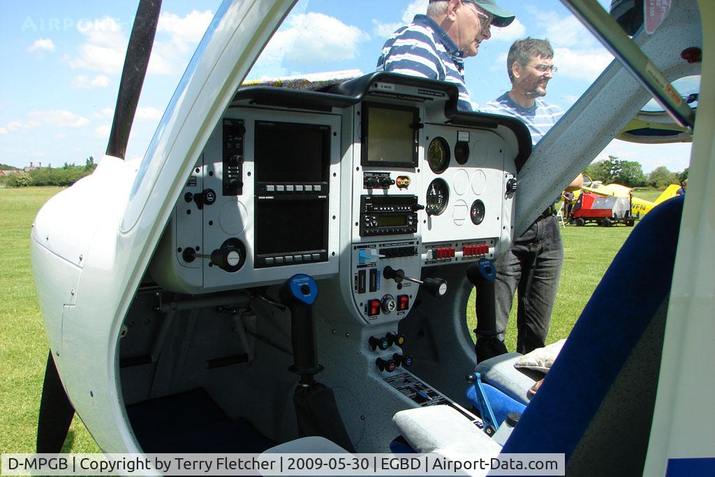 D-MPGB, 2008 Remos GX C/N 281, Flight controls of the Remos GX demonstrator at Derby Eggington