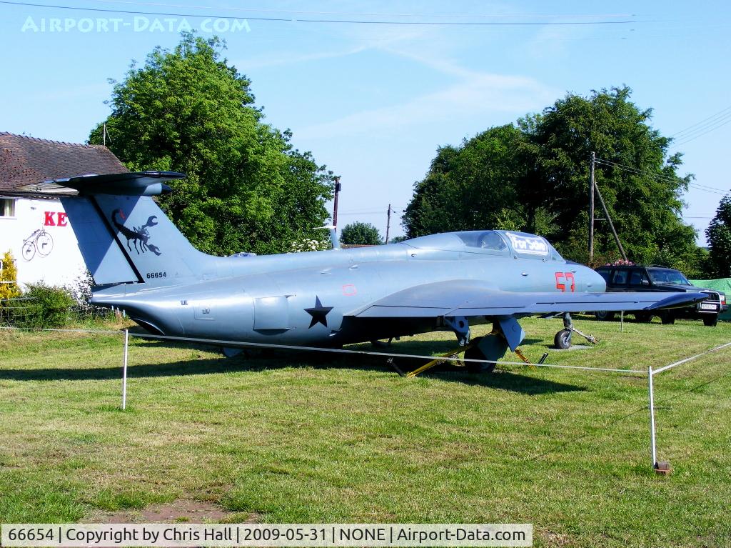 66654, Aero L-29 Delfin C/N 395189, Aero L-29 Delphin in a field in Rosehill, Shropshire, UK