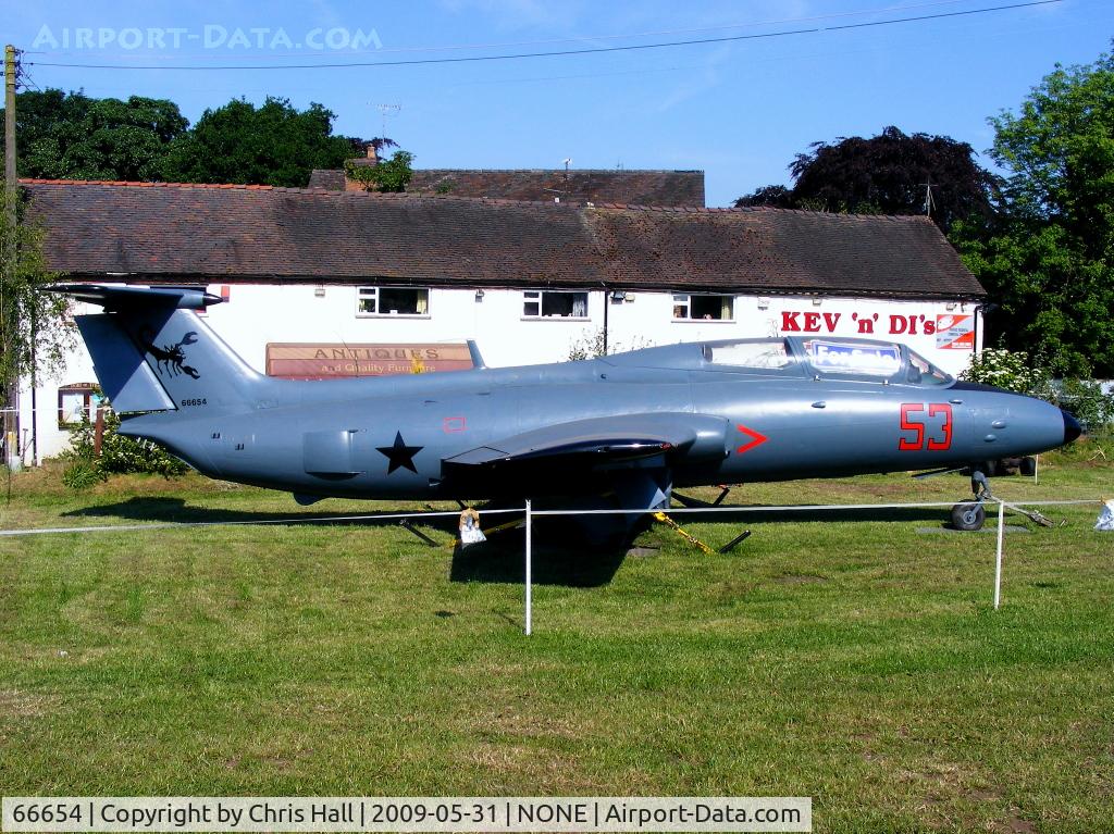 66654, Aero L-29 Delfin C/N 395189, Aero L-29 Delphin in a field in Rosehill, Shropshire, UK