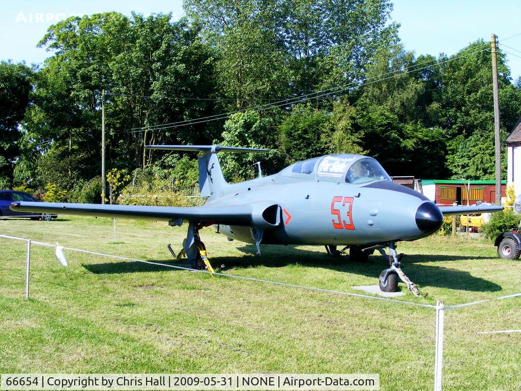 66654, Aero L-29 Delfin C/N 395189, Aero L-29 Delphin in a field in Rosehill, Shropshire, UK