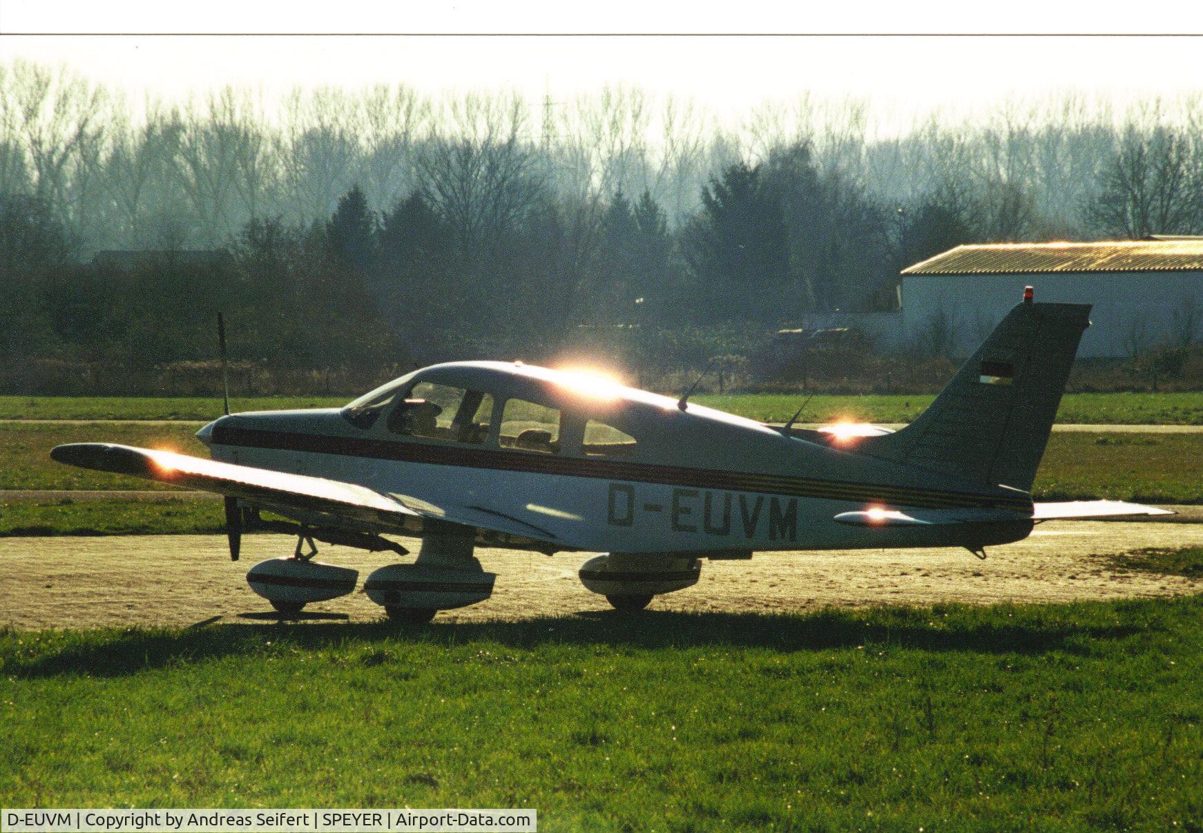 D-EUVM, Piper PA-28-161 Warrior II C/N 28-7916119, Speyer 2001