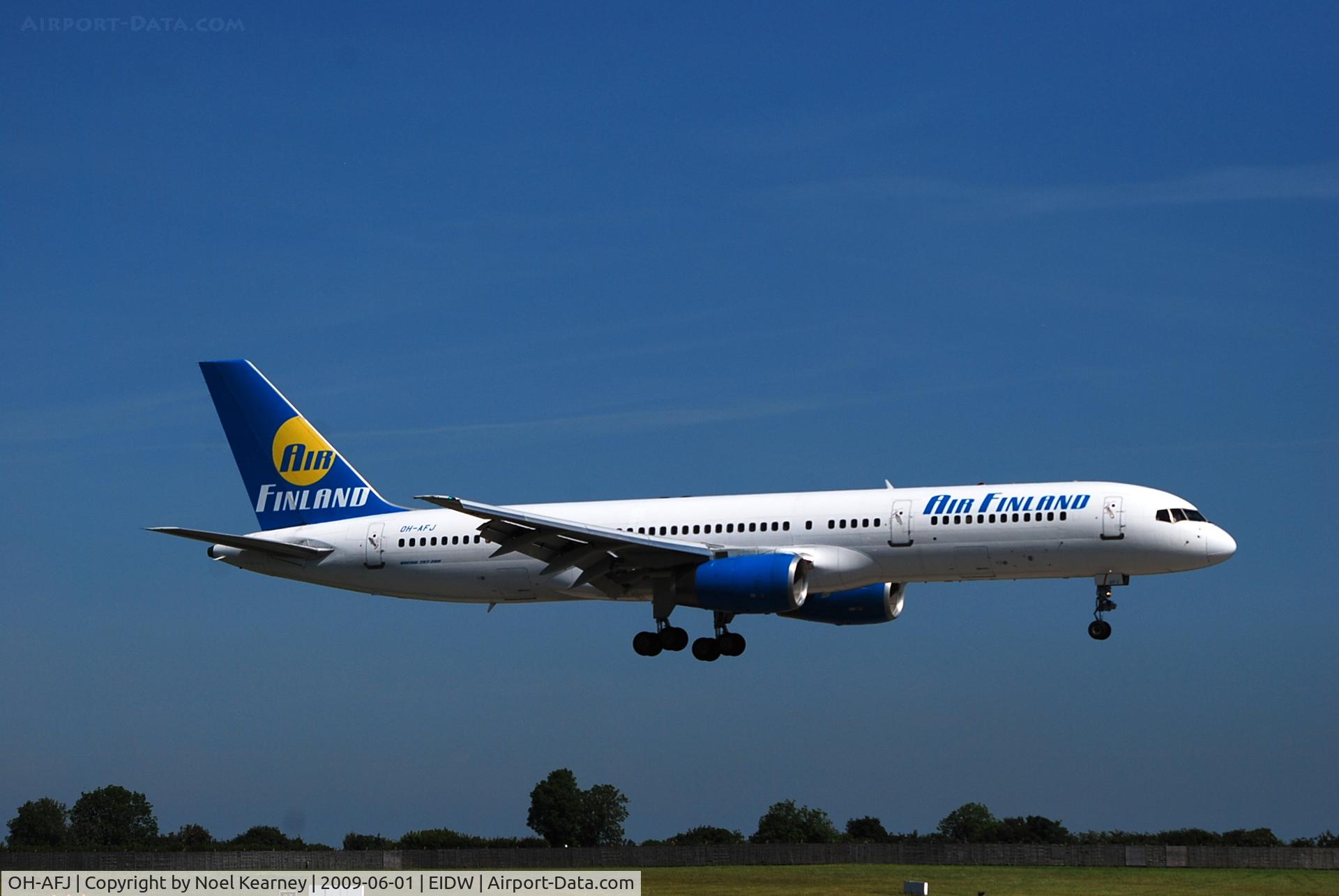 OH-AFJ, 1994 Boeing 757-28A C/N 26269, Landing RWY 10