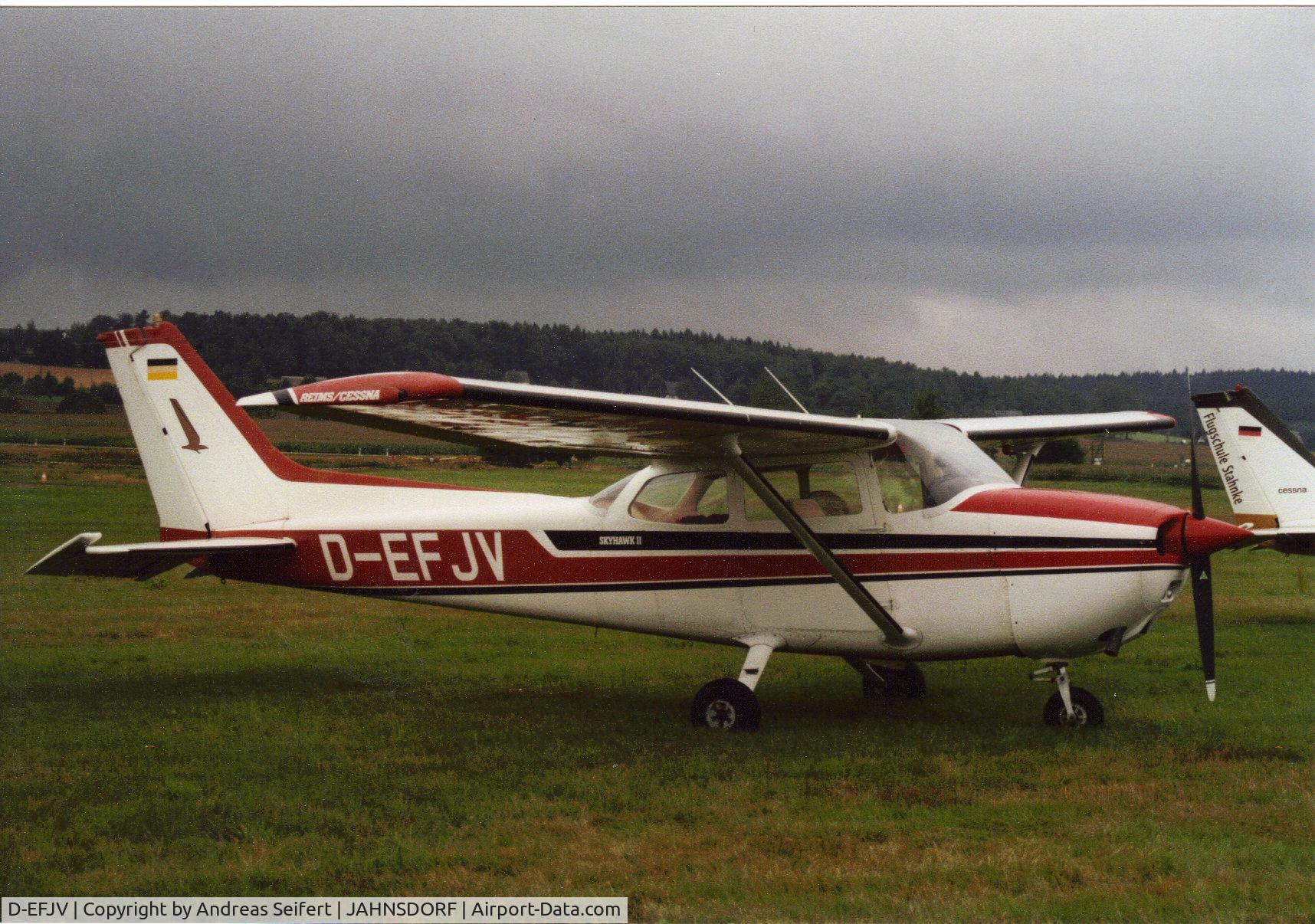 D-EFJV, Reims F172N II Skyhawk C/N F17201937, Jahnsdorf 2001