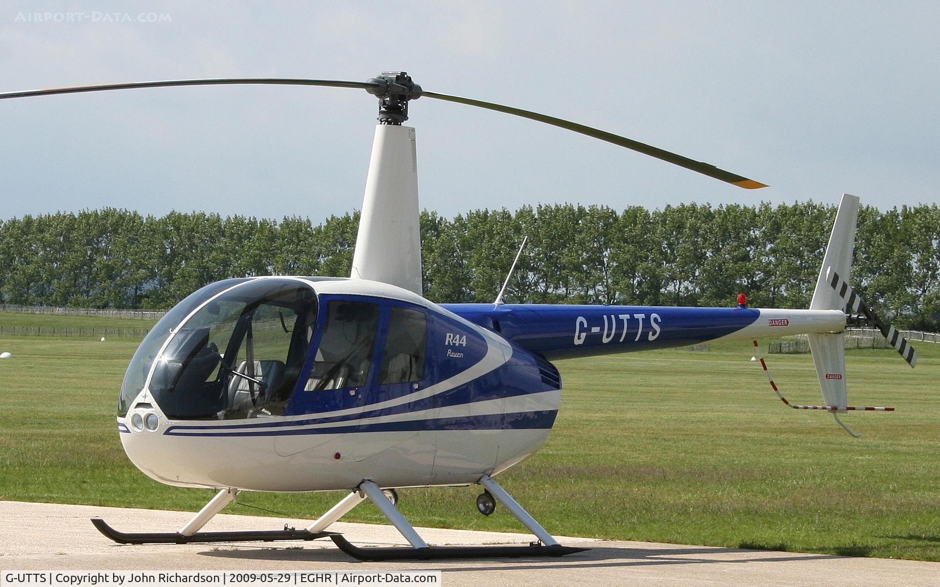 G-UTTS, 2000 Robinson R44 C/N 0865, At Goodwood