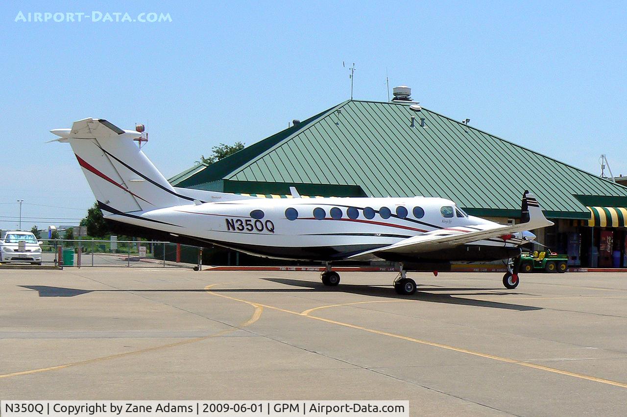 N350Q, 1990 Beech B300 King Air C/N FL-14, At Grand Prairie Municipal