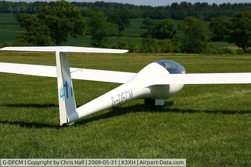 G-DFCM, 1985 Elan DG-300 C/N 3E94, Hoar Cross Airfield, home of the Needwood Forest Gliding Club