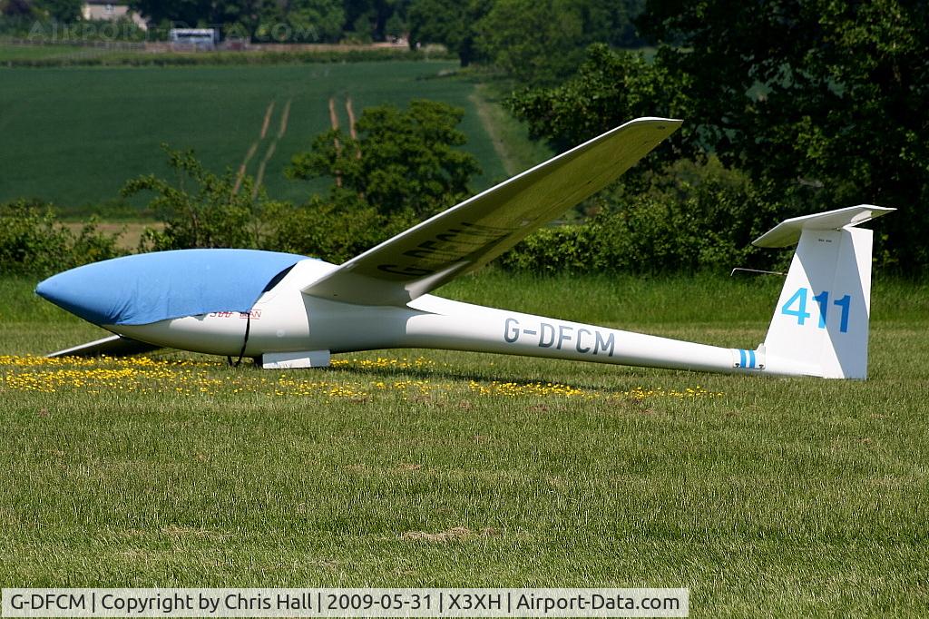 G-DFCM, 1985 Elan DG-300 C/N 3E94, Hoar Cross Airfield, home of the Needwood Forest Gliding Club