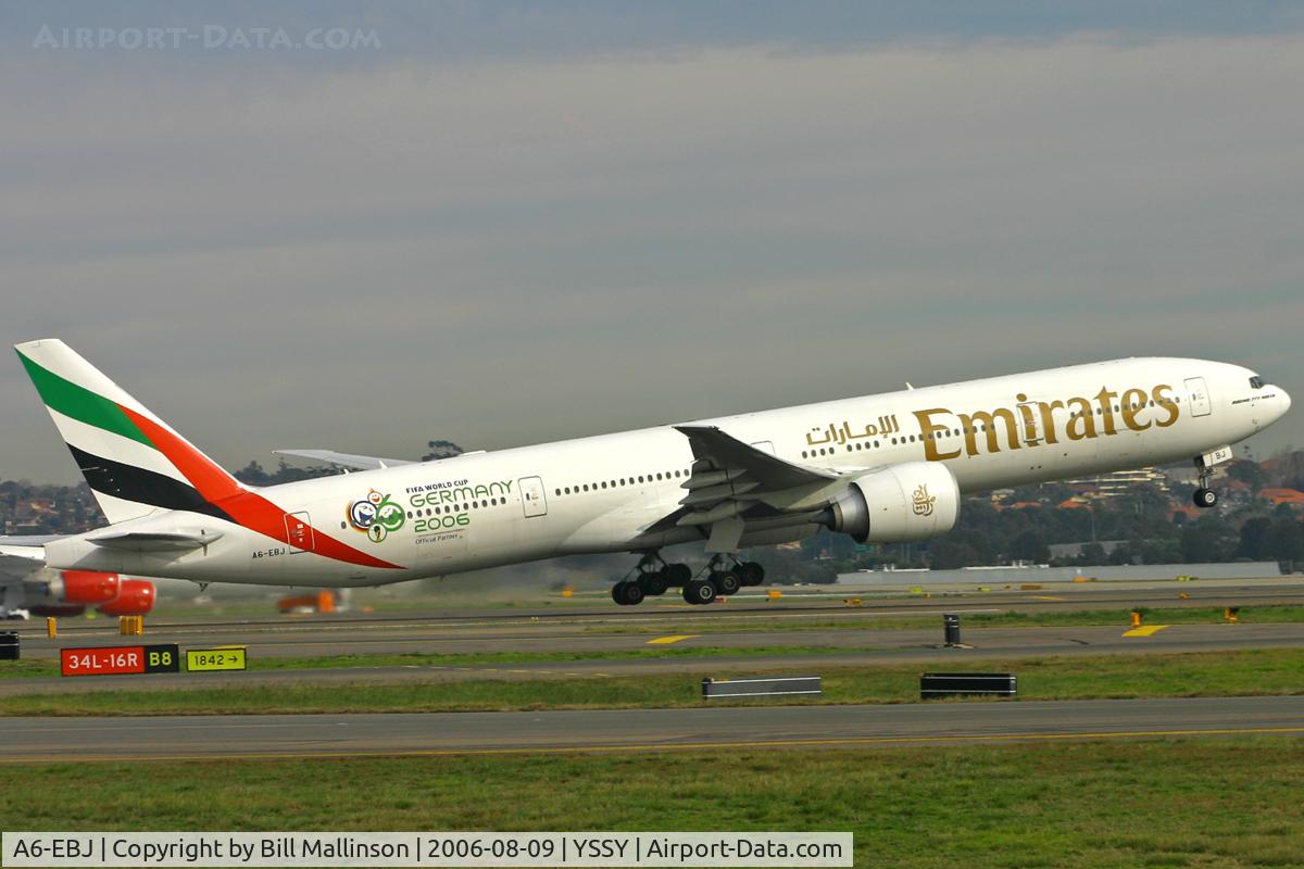 A6-EBJ, 2005 Boeing 777-36N/ER C/N 32787, Rolling on r/w 16L
