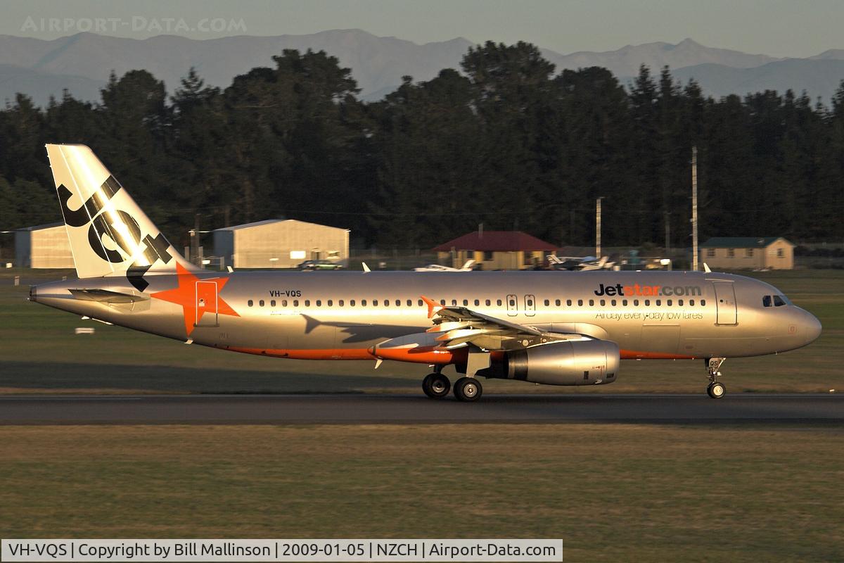 VH-VQS, 2005 Airbus A320-232 C/N 2515, Away to YSSY in the morning sun at 0640