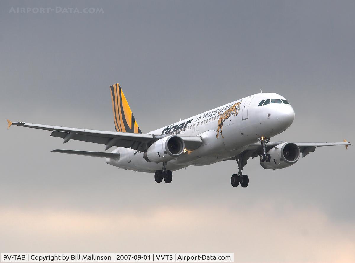 9V-TAB, 2004 Airbus A320-232 C/N 2195, SIN-SGN