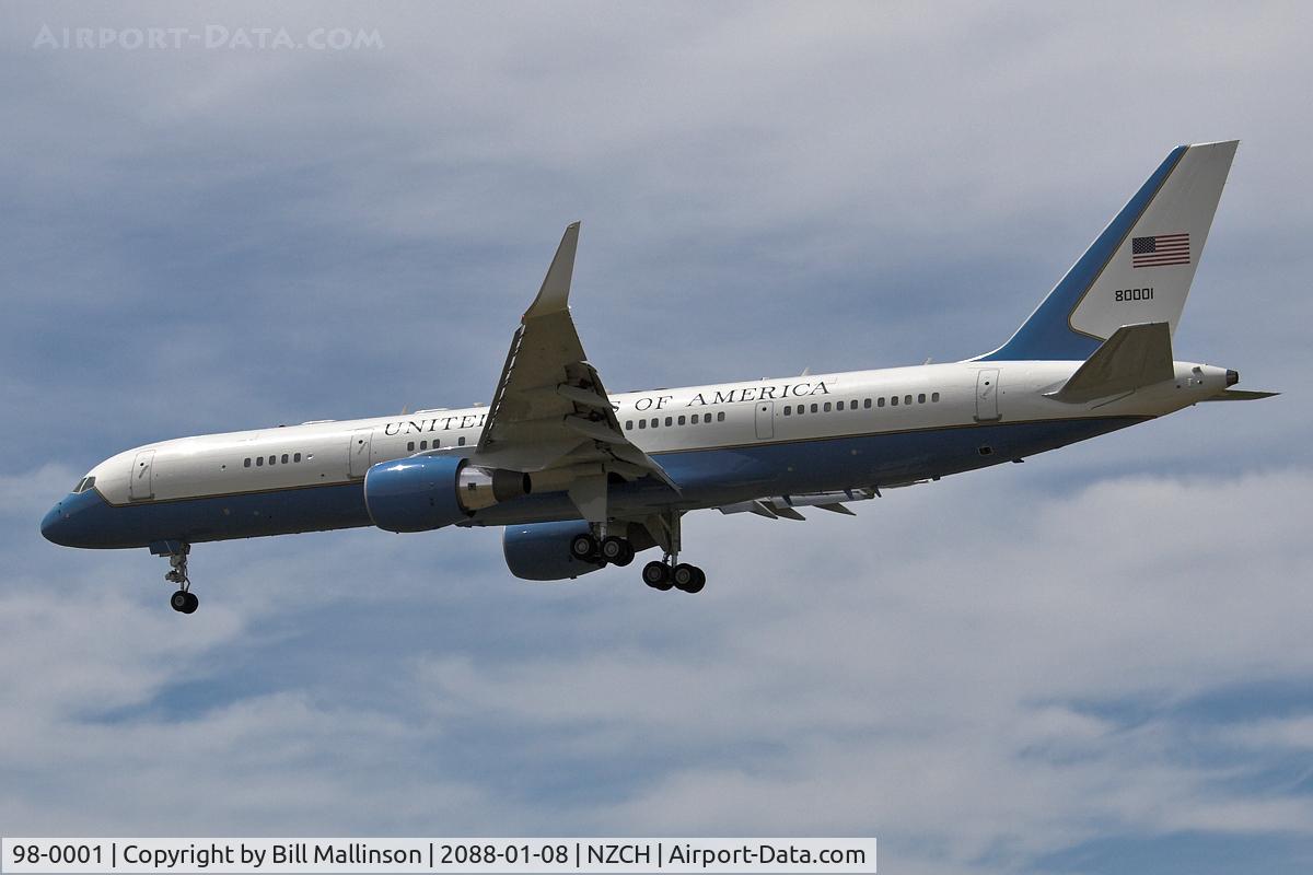 98-0001, 1998 Boeing VC-32A (757-200) C/N 29025, Bringing in a load of VIPs