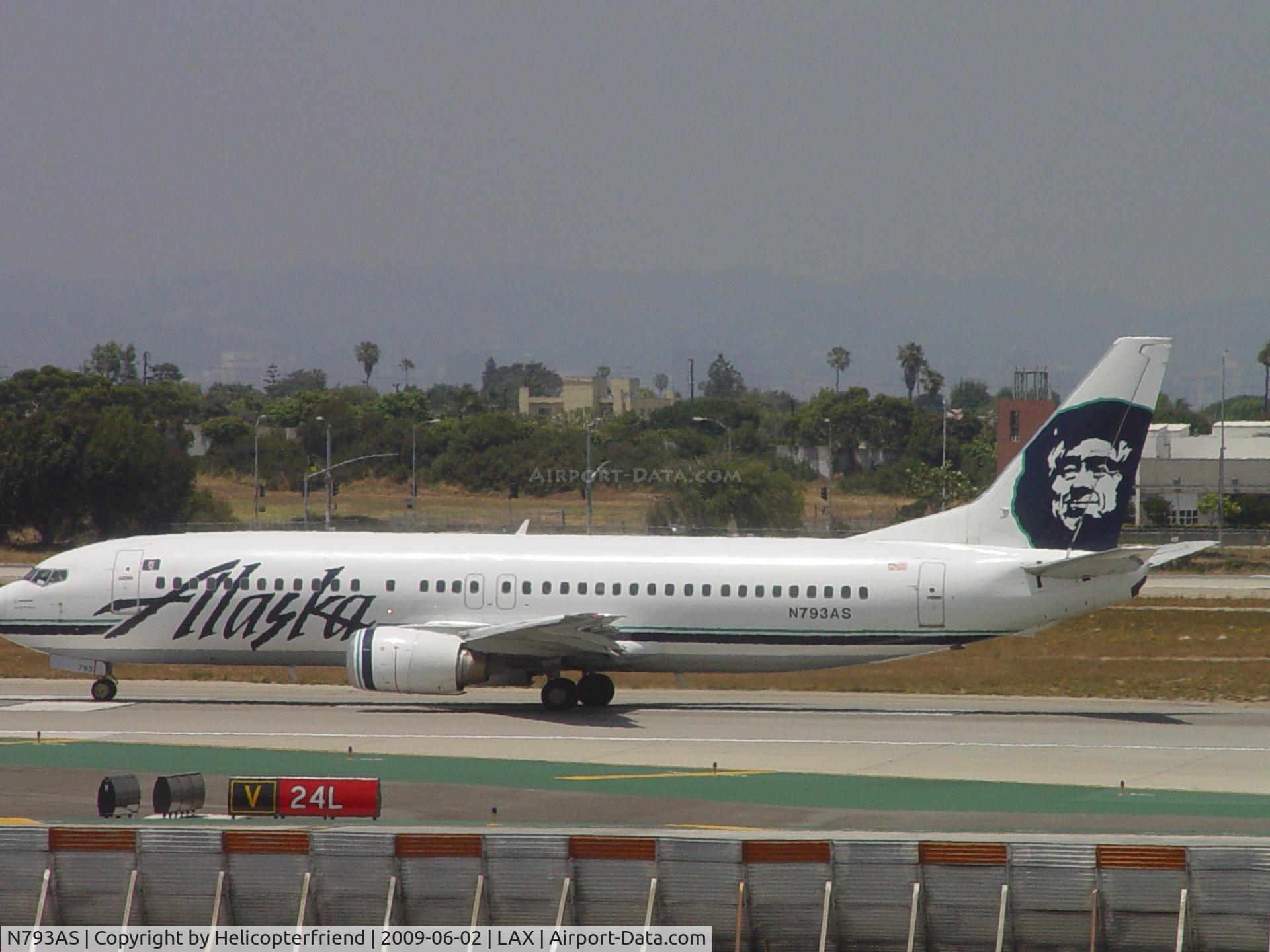N793AS, 1998 Boeing 737-490 C/N 28888, Rolling on take off from Runway 24L