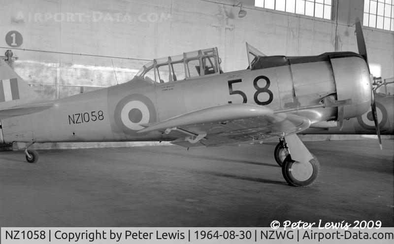 NZ1058, 1943 North American AT-6D Harvard III C/N 88-14491 (41-33838), RNZAF