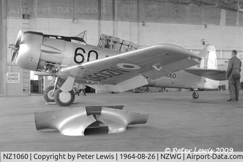 NZ1060, 1943 North American AT-6D Harvard III C/N 88-14493 (41-33840), RNZAF