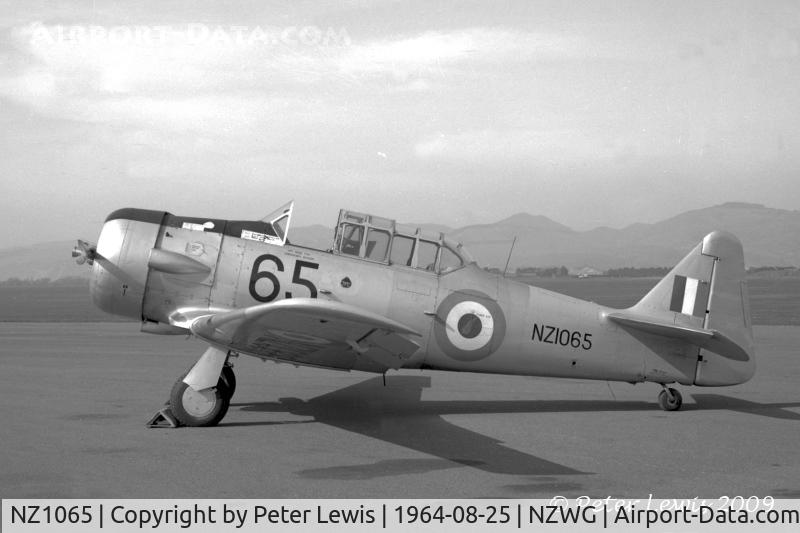 NZ1065, North American AT-6D Harvard III C/N 88-14889 (41-33917), RNZAF