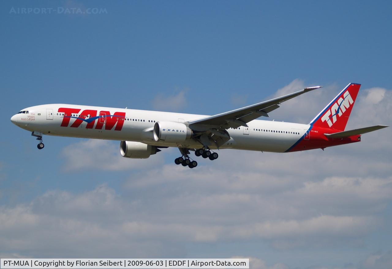 PT-MUA, 2008 Boeing 777-32W/ER C/N 37664, Short final rwy 25L