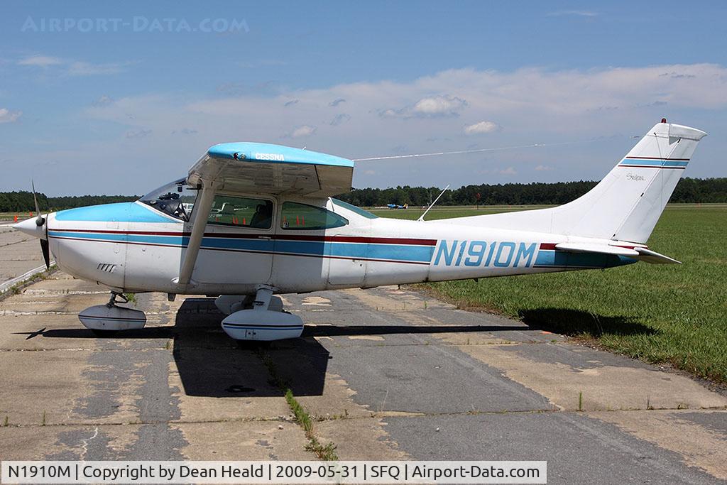 N1910M, 1975 Cessna 182P Skylane C/N 18264475, 1975 Cessna 182P Skylane N1910M on display at the 2009 Virginia Regional Festival of Flight at Suffolk Executive Airport.