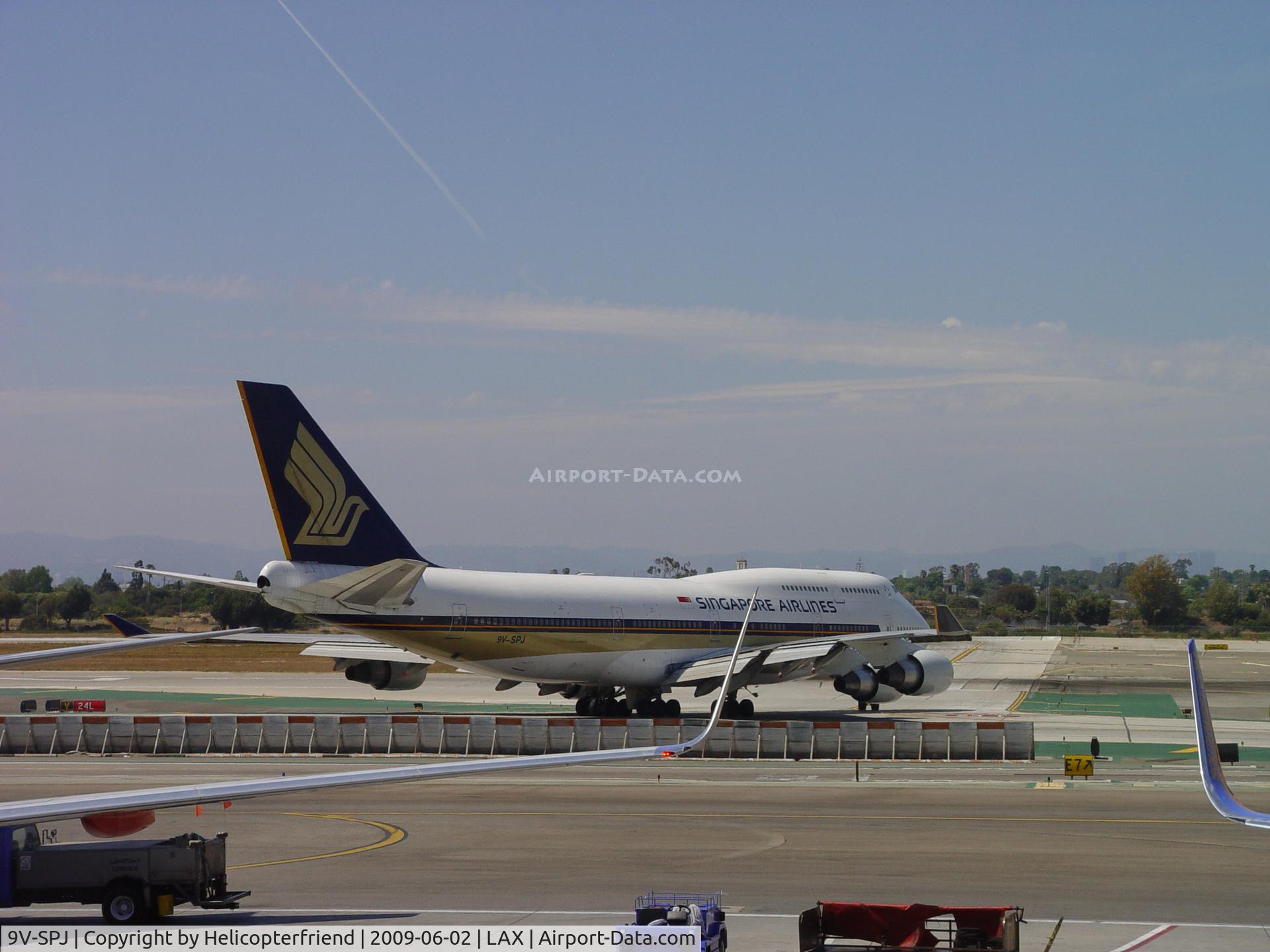 9V-SPJ, 1996 Boeing 747-412 C/N 26556, Turning onto Runway 24L for take off