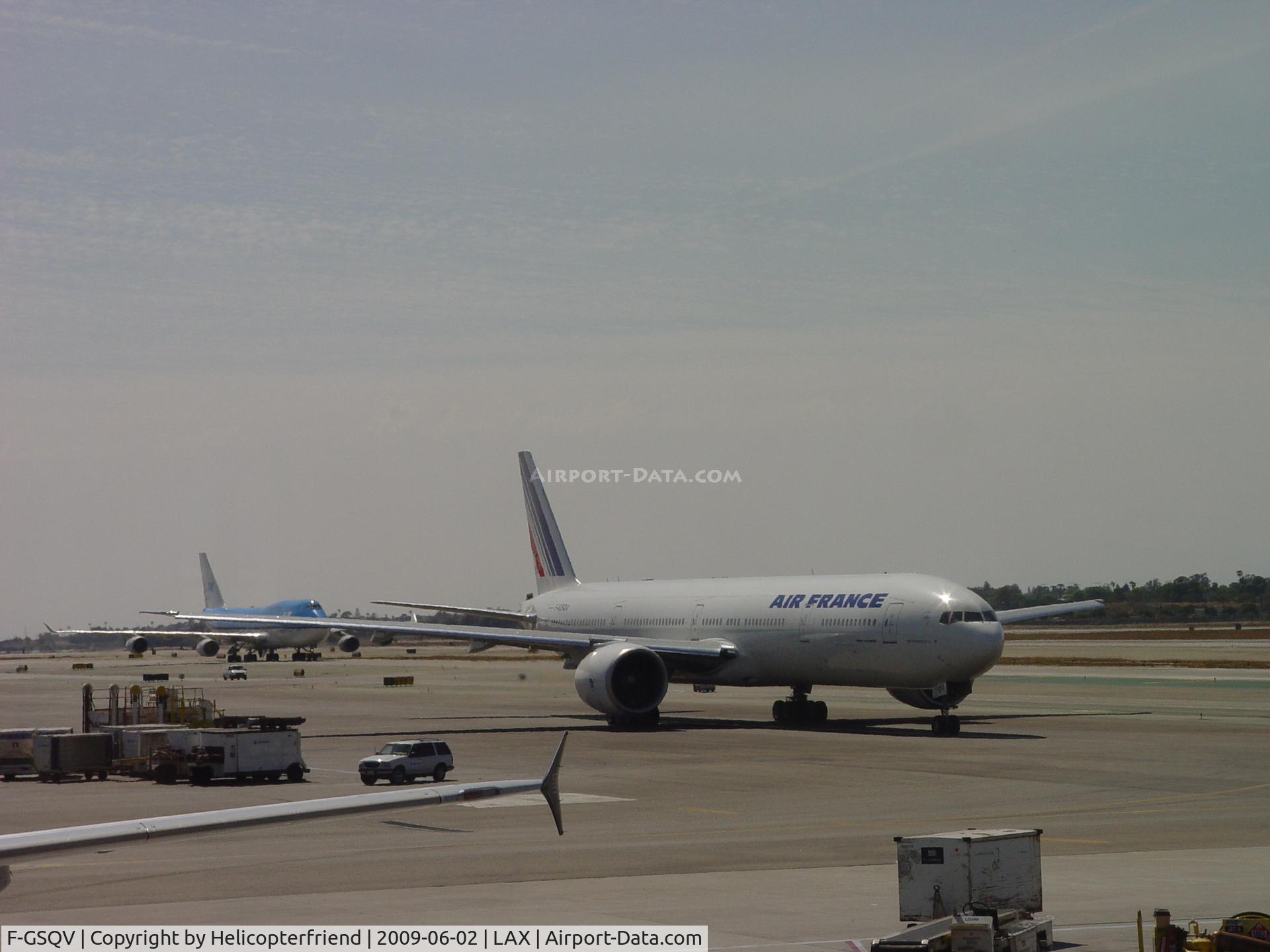 F-GSQV, 2007 Boeing 777-328/ER C/N 32854, Taxiing towards Runway 24L