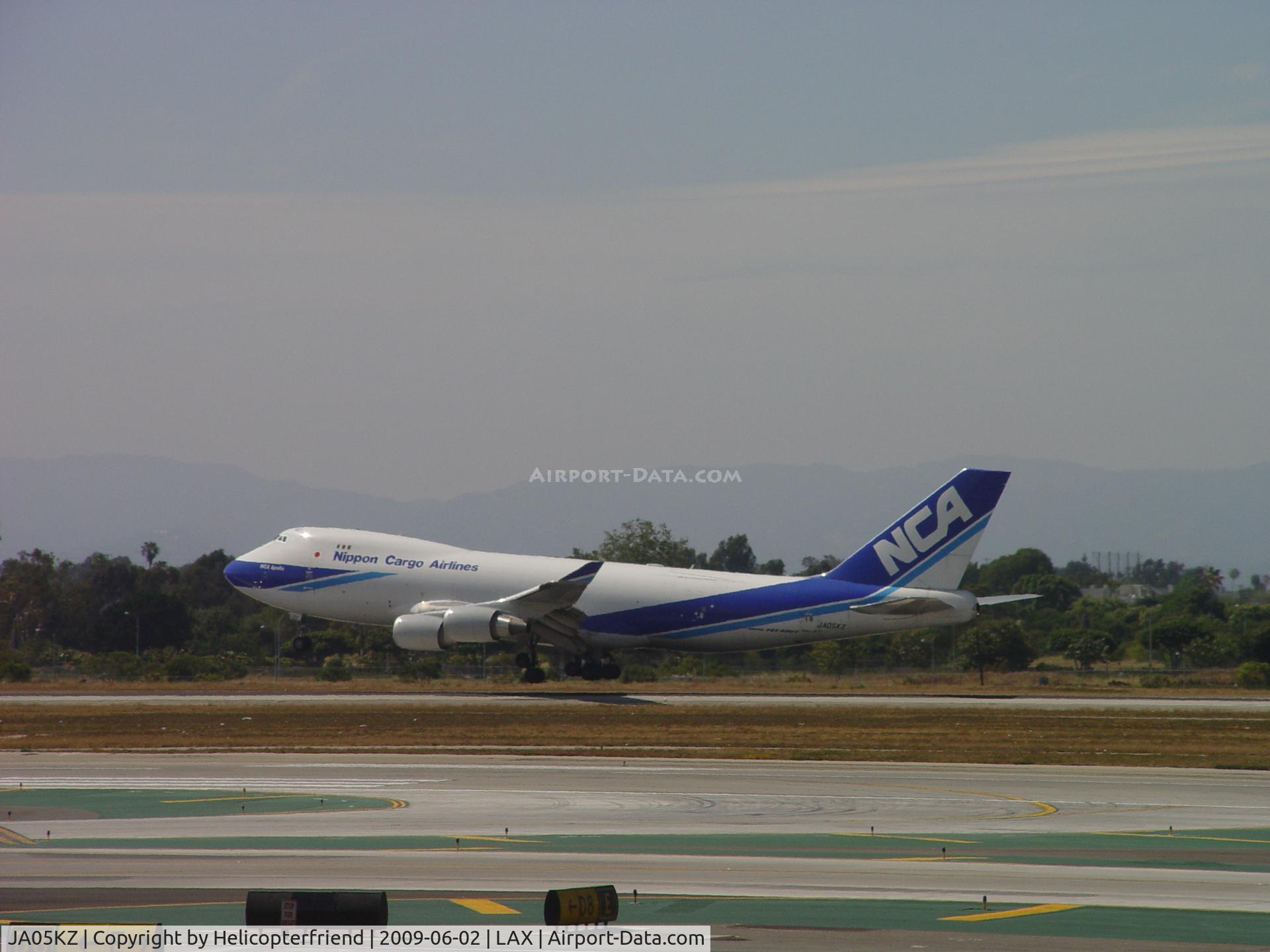 JA05KZ, 2007 Boeing 747-4KZF (SCD) C/N 36132/1394, Landing 24R