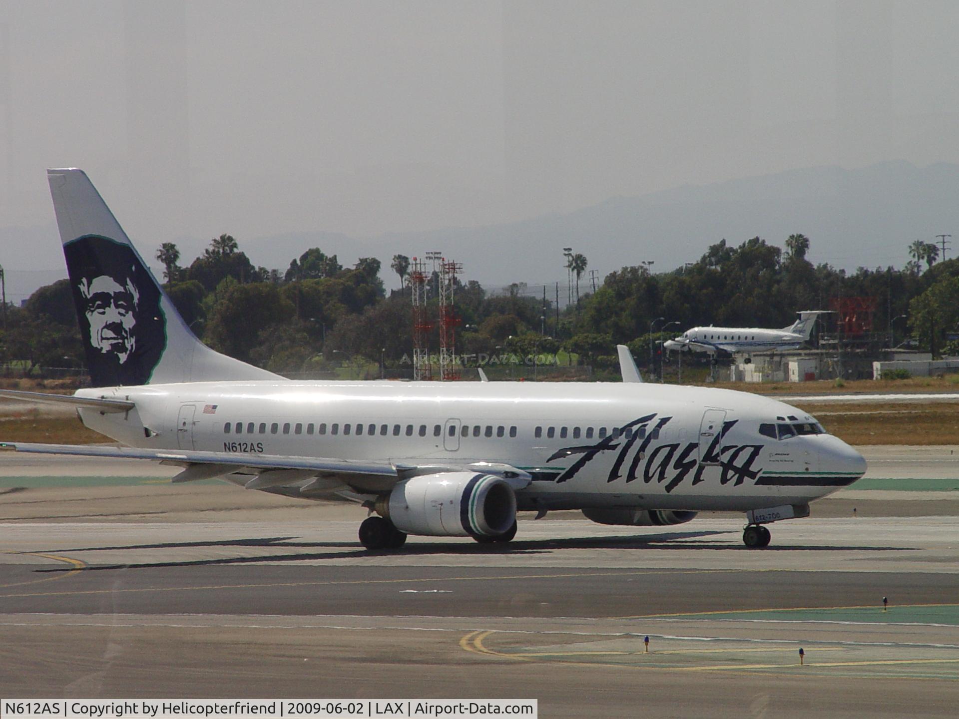 N612AS, 1999 Boeing 737-790 C/N 30162, Taxiing to 24L