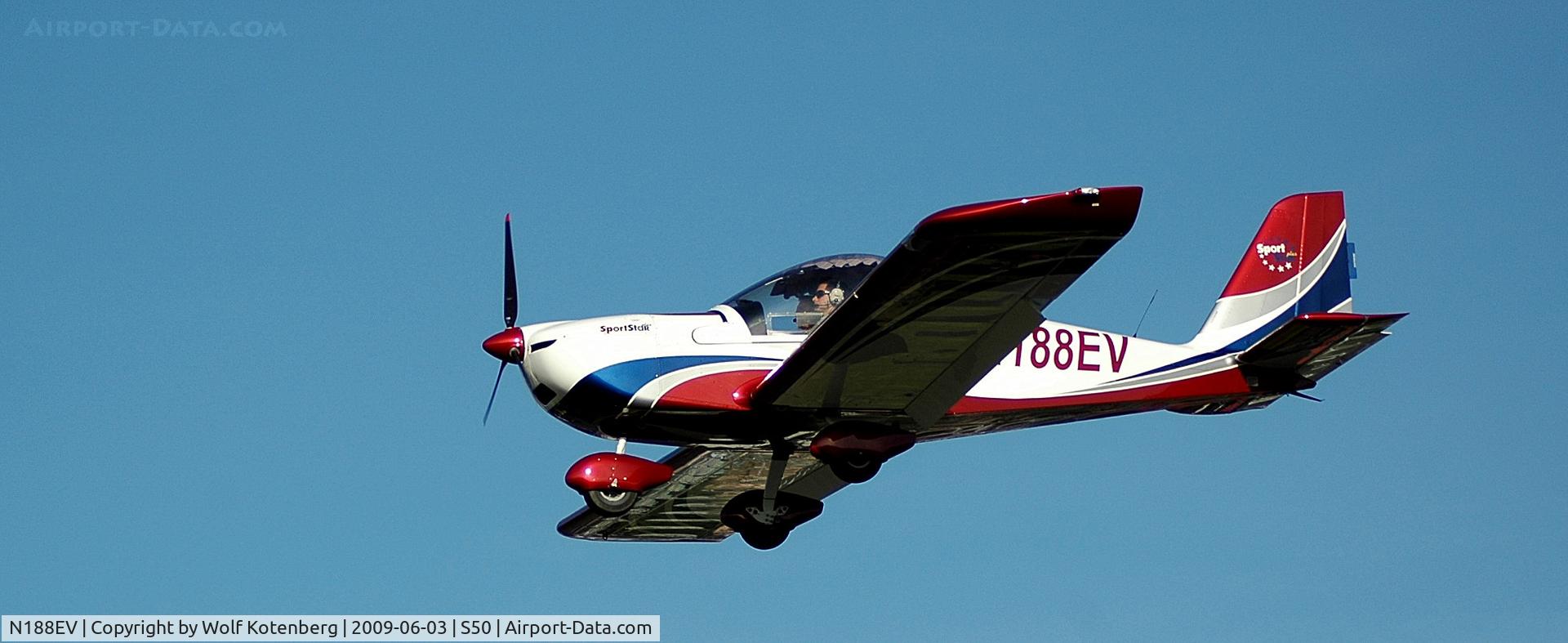 N188EV, 2007 Evektor-Aerotechnik SPORTSTAR PLUS C/N 20071008, on final