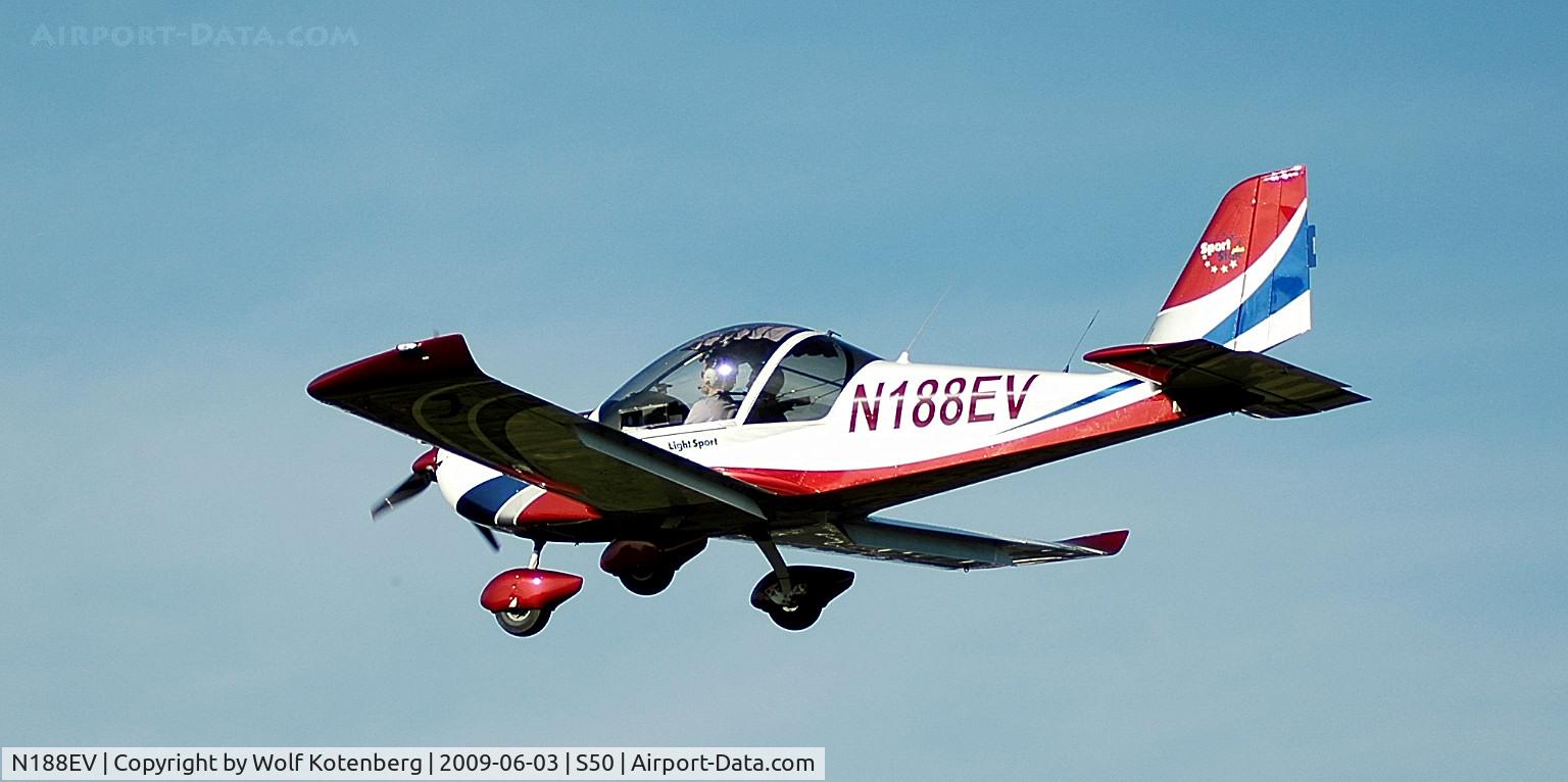 N188EV, 2007 Evektor-Aerotechnik SPORTSTAR PLUS C/N 20071008, rear view on final