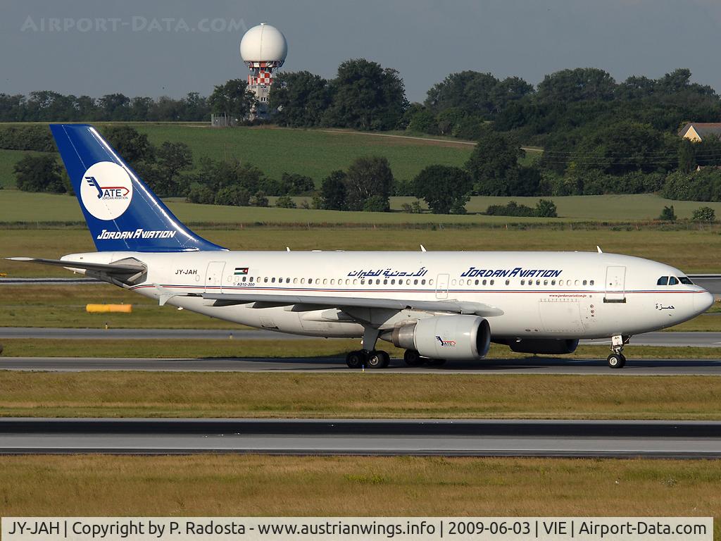 JY-JAH, 1988 Airbus A310-304 C/N 481, Very rare visitor in Vienna - the A 310 and the Airline