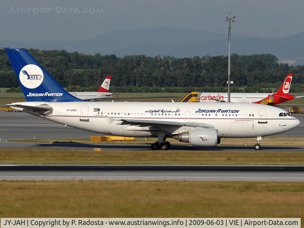 JY-JAH, 1988 Airbus A310-304 C/N 481, Very rare visitor in Vienna - the A 310 and the Airline