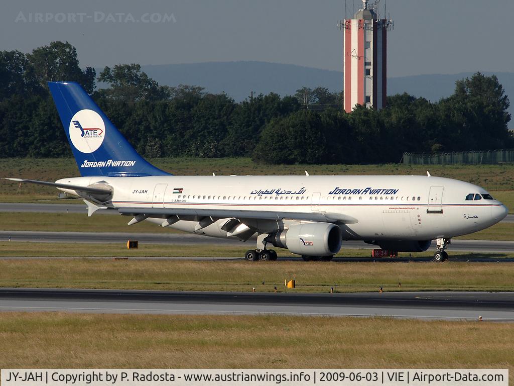 JY-JAH, 1988 Airbus A310-304 C/N 481, Very rare visitor in Vienna - the A 310 and the Airline