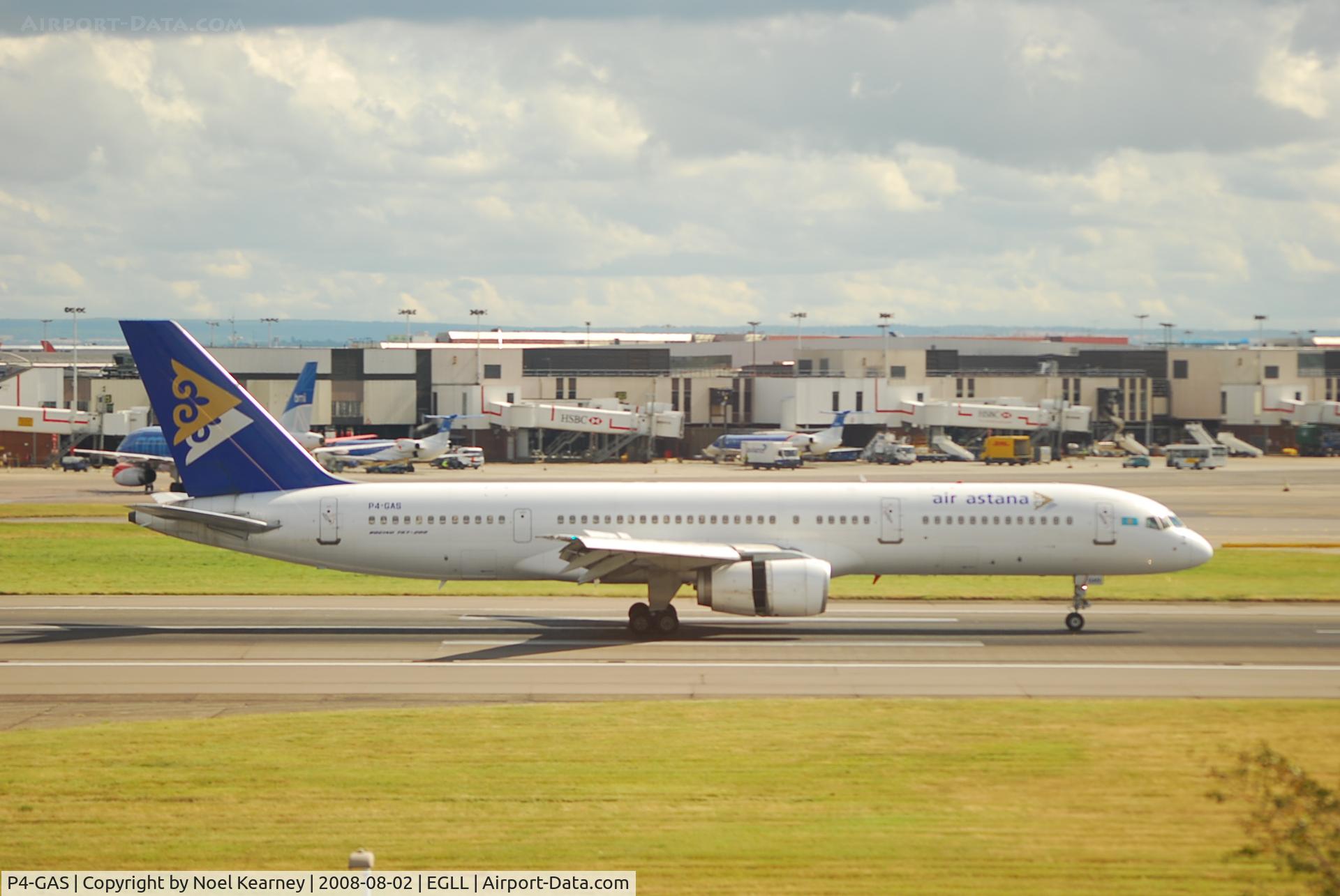 P4-GAS, 1996 Boeing 757-2G5 C/N 28112, Landing 27R