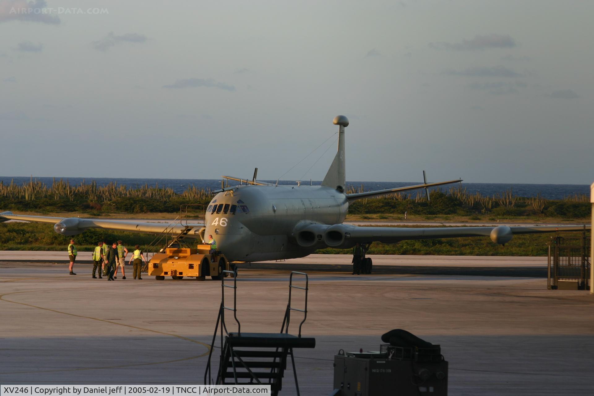 XV246, Hawker Siddeley Nimrod MR.2 C/N 8021, being taken to its parking spaces