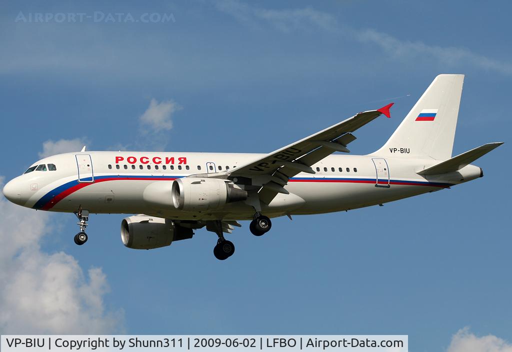 VP-BIU, 1997 Airbus A319-114 C/N 649, Landing rwy 32L