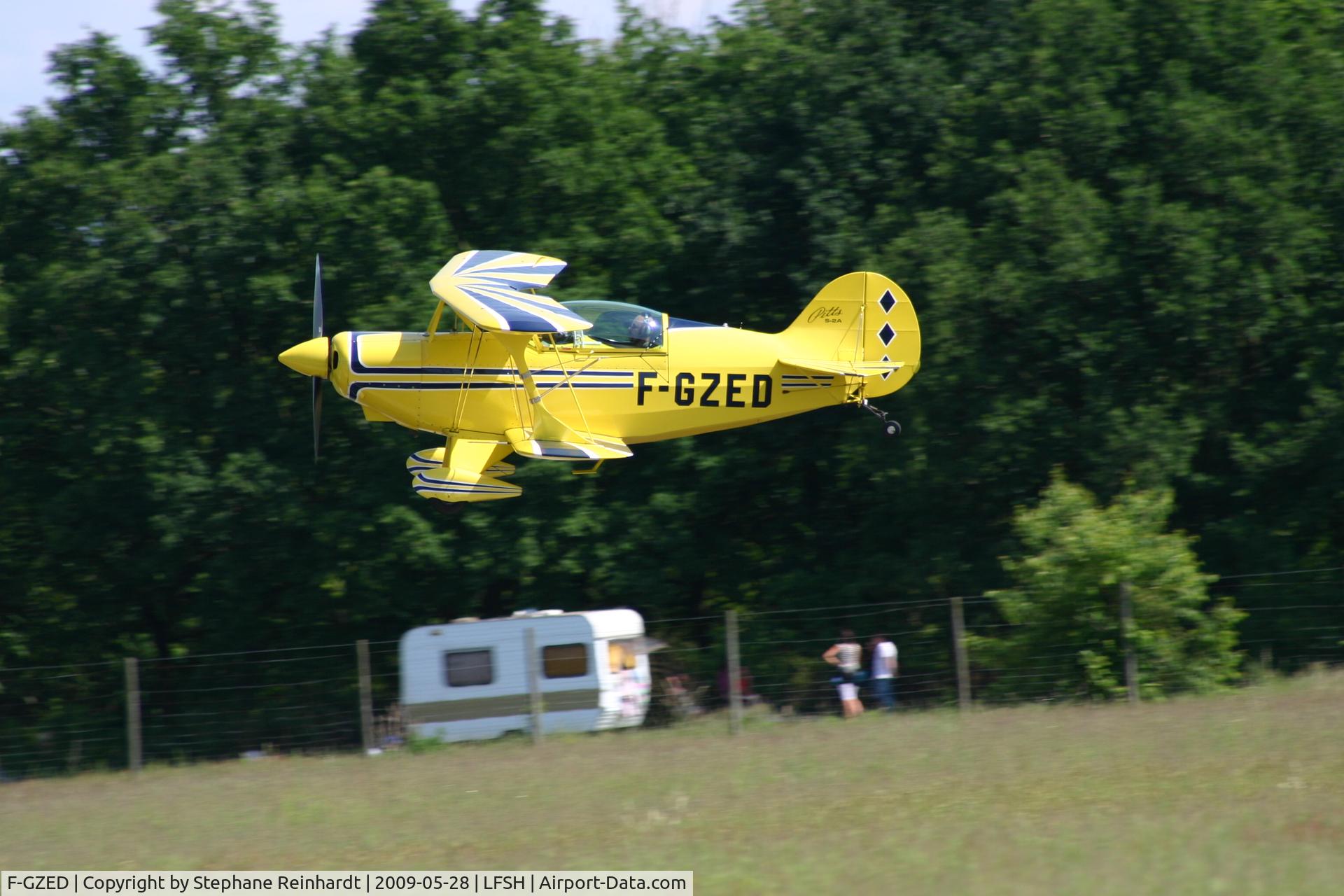 F-GZED, Pitts S-2A Special C/N 2063, Yellow PITTS at landing on Haguenau airfield